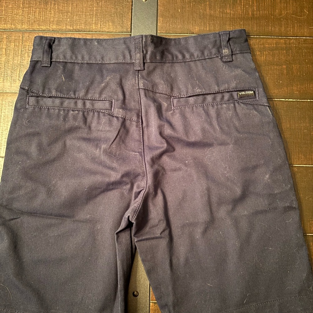 Volcom Black Flat Front Shorts Versatile Style - Picture 4 of 6